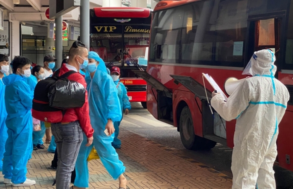 2 Chuyen Bay Dac Biet Don Hon 900 Cong Dan Bac Giang Ve Que Co 45 Be Duoi 2 Tuoi