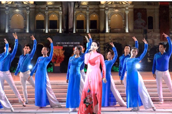 2 Nhung Hoat Dong Dich Vu Nao Du Kien Co The Duoc Tphcm Cho Phep Tu 110