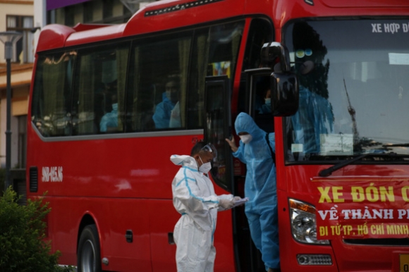 3 Chuyen Bay Dac Biet Don Hon 900 Cong Dan Bac Giang Ve Que Co 45 Be Duoi 2 Tuoi