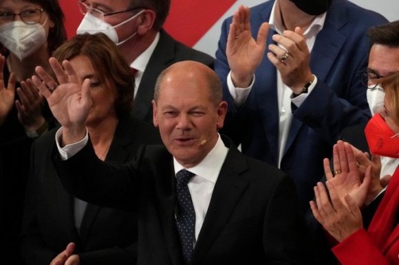 1 Bau Cu Duc Lien Dang Thua Dau Ba Merkel Lanh Dao Them Vai Thang