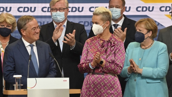 2 Bau Cu Duc Dang Ba Merkel Thua Sit Sao Nhung Van Con Co Hoi Nam Quyen