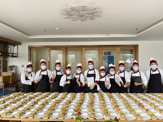 3 Nhung Hop Com Co Chu Tang F0