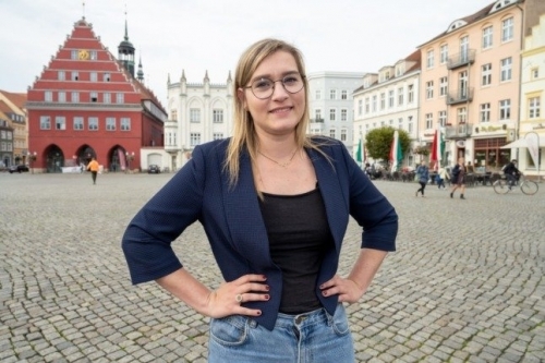 1 Bat Ngo Nguoi Gianh Ghe Quoc Hoi Ma Ba Merkel Nam Giu 31 Nam