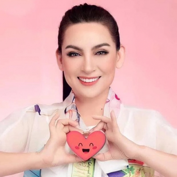 1 Nghe Si Viet Thuong Tiec Ca Si Phi Nhung