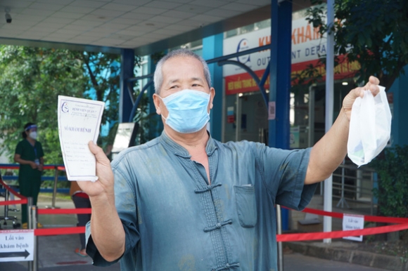 2 Benh Vien Xanh   Sach Covid 19 Dau Tien Cua Tphcm Kham Chua Benh Cho Nguoi Dan