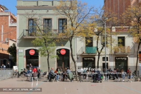 2 Dat Ti Le Tiem Chung Cao Chau Au Tung Buoc Tro Lai Binh Thuong Moi