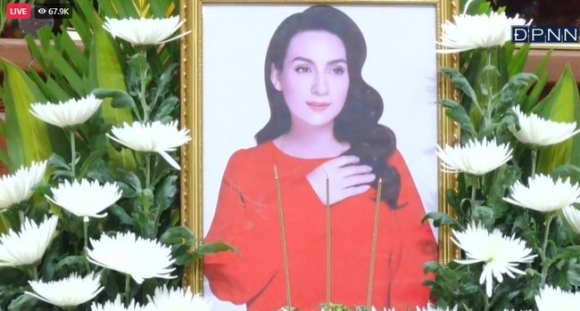 2 Nghen Ngao Khoanh Khac Con Gai Nuoi Cua Phi Nhung Thay Me Nhan Dieu Nay Trong Le Cau Sieu Su Thay Con Chia Se Ly Do Nu Ca Si Vi Sao Chua Tiem Vac Xin