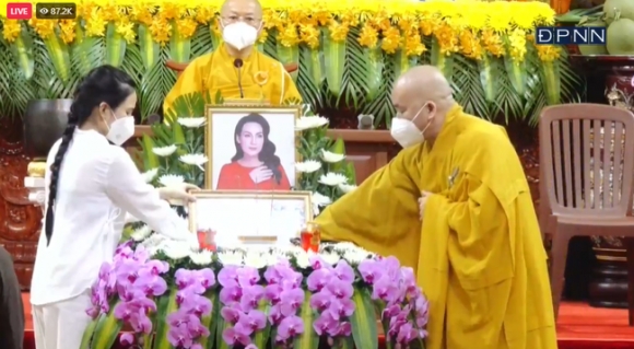 3 Nghen Ngao Khoanh Khac Con Gai Nuoi Cua Phi Nhung Thay Me Nhan Dieu Nay Trong Le Cau Sieu Su Thay Con Chia Se Ly Do Nu Ca Si Vi Sao Chua Tiem Vac Xin