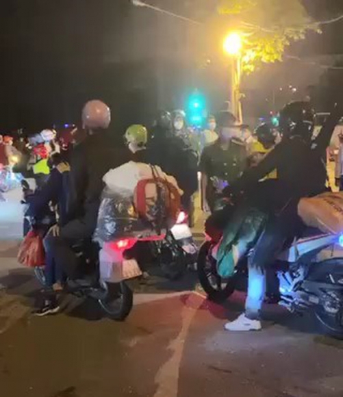 1 Binh Duong Khoa Chat Cua Ngo Khi Hang Ngan Nguoi Dan Tu Ve Que