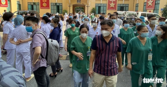 1 Ha Noi Benh Vien Viet Duc Co Ca Covid 19 Moi Tam Phong Toa Toa Nha Voi Khoang 1400 Nguoi