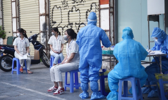 1 Ha Noi Them 1 Ca Covid 19 Cong Dong Tai Pho Phu Doan