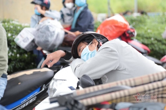 8 Tu Y Ve Que Bang Xe May Ca Tram Nguoi Mac Ket O Cua Ngo Tphcm