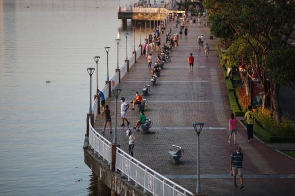 9 Nguoi Dan Da Nang Phan Khoi Di Cat Toc Sau 2 Thang Gian Cach Xa Hoi