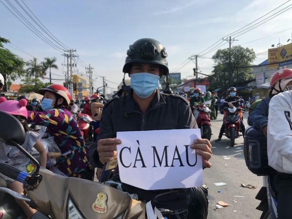 1 Hang Tram Ba Con Mien Tay Bat Dau Roi Tphcm Len Xe Tinh Minh Ve Que