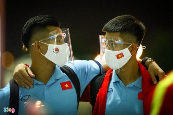 1 Tuyen Viet Nam Doi Dau Trung Quoc Vao 0h Ngay 810