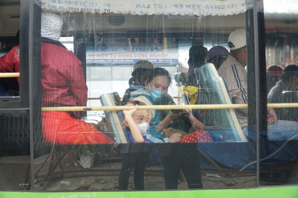 4 Hang Tram Ba Con Mien Tay Bat Dau Roi Tphcm Len Xe Tinh Minh Ve Que