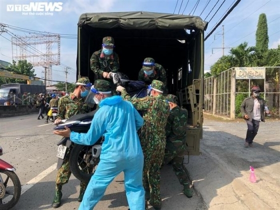 5 Va Vat Cho Doi O Cua Ngo Tphcm Suot Dem Nguoi Dan Vo Oa Vi Duoc Ho Tro Ve Que