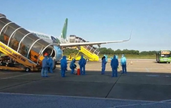 1 Mot Phu Nu O Binh Duong Di May Bay Ve Que Ha Tinh Duong Tinh Covid 19