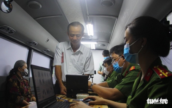 1 Tu 4 10 Tphcm Tro Lai Lam Can Cuoc Cong Dan Gan Chip