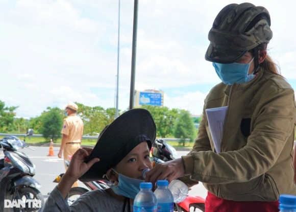 2 Chuyen Hoi Huong Bao Tap Cua Lao Dong Mien Tay Quen Sai Gon Roi