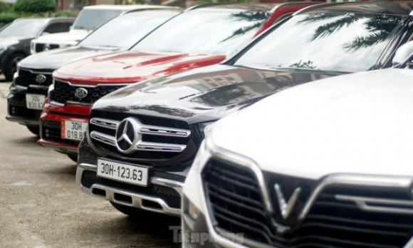 3 Can Canh Dan Sieu Xe Bi Thu Giu Trong Duong Day Danh Bac Khung O Ha Noi