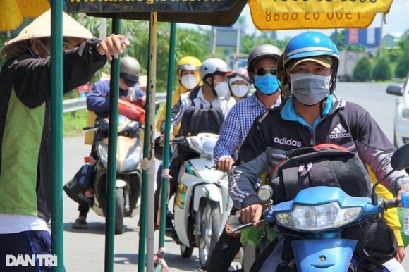 3 Chuyen Hoi Huong Bao Tap Cua Lao Dong Mien Tay Quen Sai Gon Roi