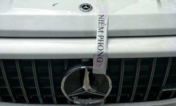 4 Can Canh Dan Sieu Xe Bi Thu Giu Trong Duong Day Danh Bac Khung O Ha Noi