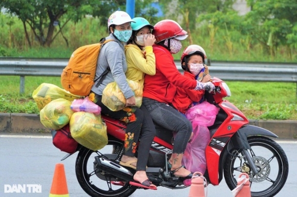 4 Chuyen Hoi Huong Bao Tap Cua Lao Dong Mien Tay Quen Sai Gon Roi