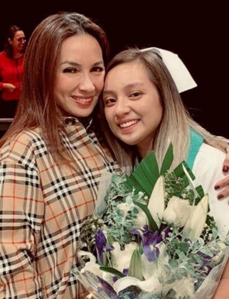 4 Viet Huong Lo Lieu Thu Tuc Dua Thi Hai Phi Nhung Ve My De Con Gai Wendy Nhin Mat Lan Cuoi