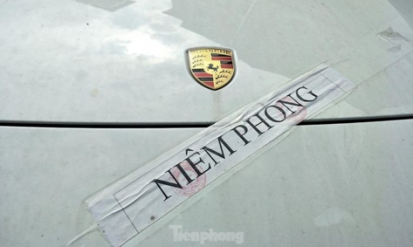 5 Can Canh Dan Sieu Xe Bi Thu Giu Trong Duong Day Danh Bac Khung O Ha Noi