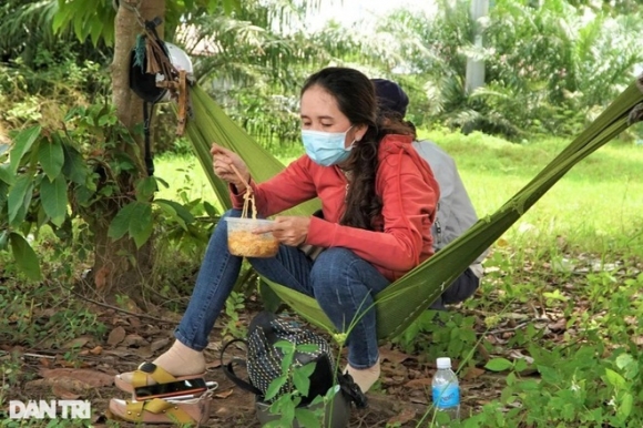 5 Chuyen Hoi Huong Bao Tap Cua Lao Dong Mien Tay Quen Sai Gon Roi