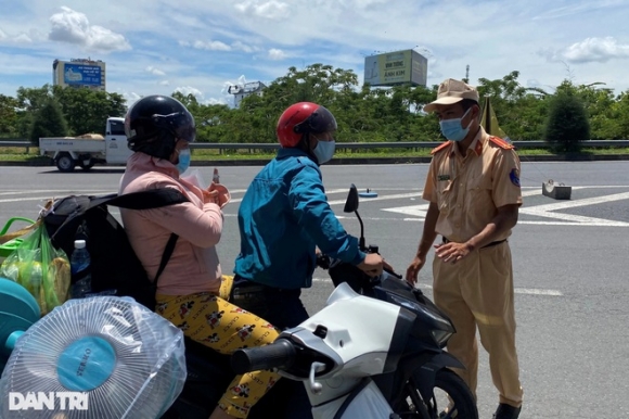 6 Chuyen Hoi Huong Bao Tap Cua Lao Dong Mien Tay Quen Sai Gon Roi