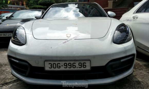 9 Can Canh Dan Sieu Xe Bi Thu Giu Trong Duong Day Danh Bac Khung O Ha Noi