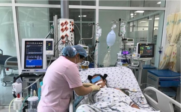 1 Cap Cuu Be Gai 14 Tuoi Ngo Doc Thuoc Tru Sau