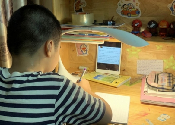 1 Chinh Phu Dong Y Chi 3500 Ty Dong Ho Tro Hoc Sinh Mua May Tinh