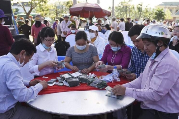 1 Quang Ngai Noi Gi Viec Ca Si Thuy Tien Trao Ho Tro Tai Tinh Nay