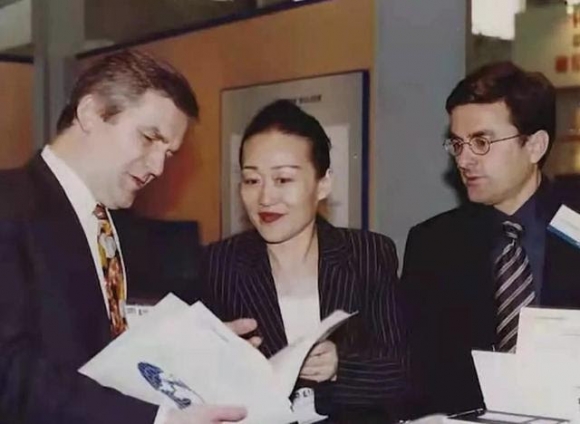 3 Cu Ba U80 Voi Nghi Luc Khien Ai Cung Nguong Mo 40 Tuoi Rua Bat Thue De Du Hoc 70 Tuoi Lam Tong Giam Doc Hang Say Lao Dong Thuc Hien Uoc Mo