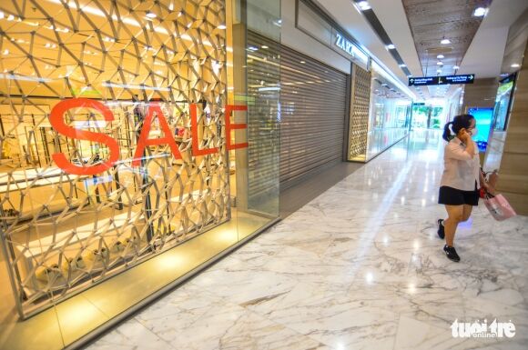 5 Trung Tam Thuong Mai Sang Den Tung Khuyen Mai Du Nguoi Da Tiem Vac Xin Den Mua Sam