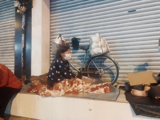 6 Nguoi Ngheo O Tphcm Khong Nha O Mieng An Hau Gian Cach