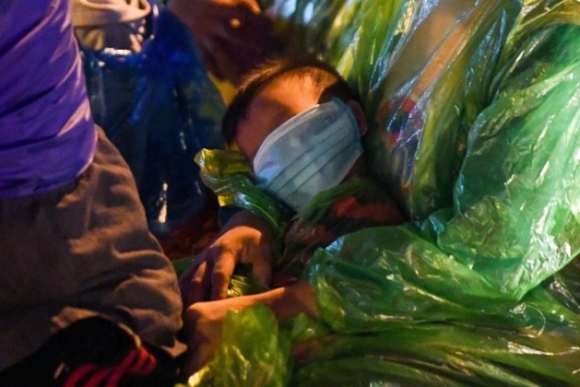 9 Doan Nguoi Tu Binh Duong Ve Que Di Qua Ha Noi Trong Dem