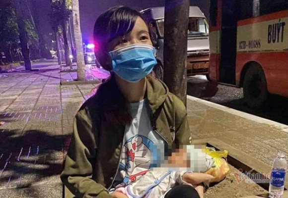 1 Trai Long Cua Nguoi Me Moi Sinh Con 15 Ngay Vuot Xe May 1300 Km Ve Que