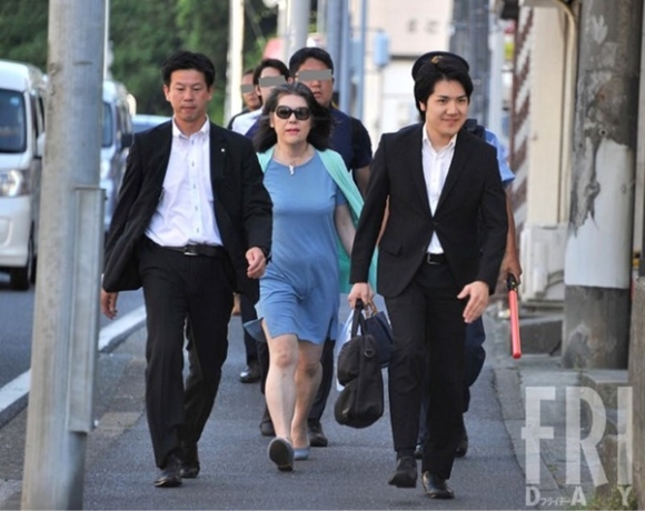 4 Be Boi Lien Tiep Bua Vay Vi Hon Phu Cua Cong Chua Nhat Ban He Lo Chan Dung Nguoi Me Chong Bi Du Luan Len An