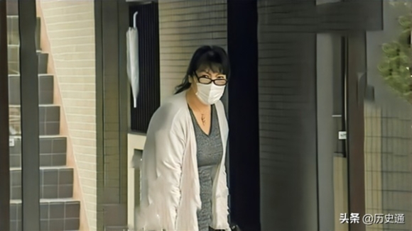 5 Be Boi Lien Tiep Bua Vay Vi Hon Phu Cua Cong Chua Nhat Ban He Lo Chan Dung Nguoi Me Chong Bi Du Luan Len An