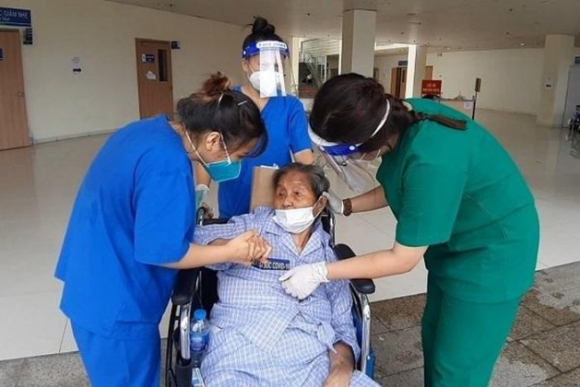 Trải lòng của nữ tình nguyện viên chăm sóc F0 mắc kẹt tại Sài Gòn