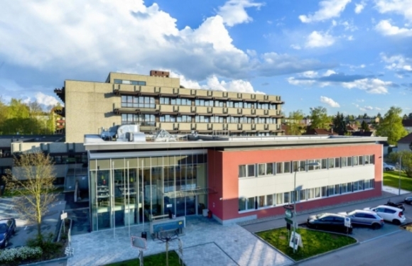 1 Mo Cua Benh Vien Xuyen Bien Gioi Dau Tien Cua Eu