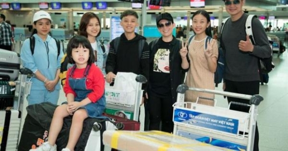 1 Phan Ung Cua Dan Con Nuoi Khi Hay Tin Duoc Sang My Hat Tuong Nho Phi Nhung Ma Khong Co Ho Van Cuong