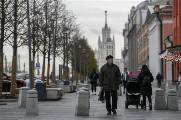 4 Tinh Trang Bai Vaccine Dan Den Dich Covid 19 Hoanh Hanh Tai Nga