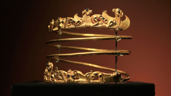 2 Nga Ukraine Tranh Chap Co Vat Bang Vang