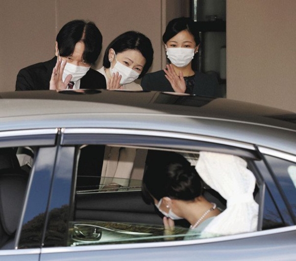 3 Cha Me The Hien Thai Do Truoc Hon Nhan Chua Tung Co Cua Cong Chua Nhat Tam Su Nang Triu Cua Bac Sinh Thanh Gay Xuc Dong Manh