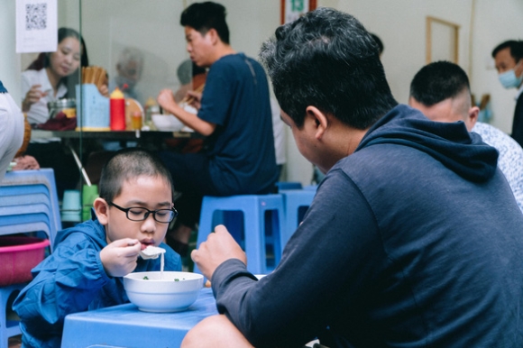 1 Cac Hoat Dong Dich Vu Tai Ha Noi Thay Doi Nhu The Nao Khi Thanh Vung Vang